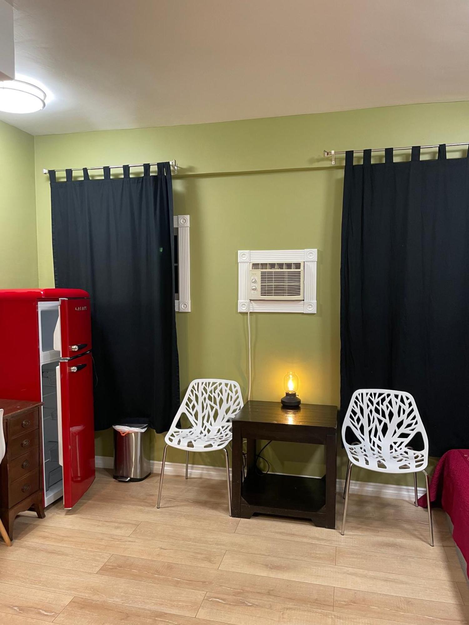 Private Room W/ Private Full Bathroom & Wifi & Ac & Shared Kitchen In Los Angeles Exterior photo